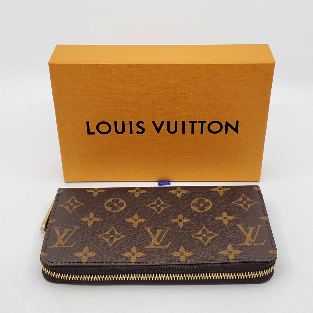 Louis Vuitton Zippy Monogram Wallet